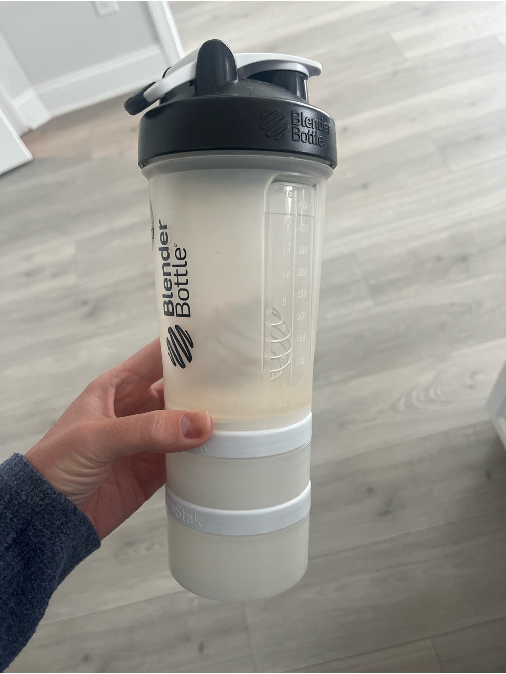 BlenderBottle Classic Shaker - Black & White